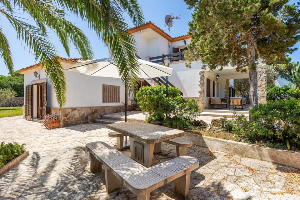Can Jordi House in Migjorn