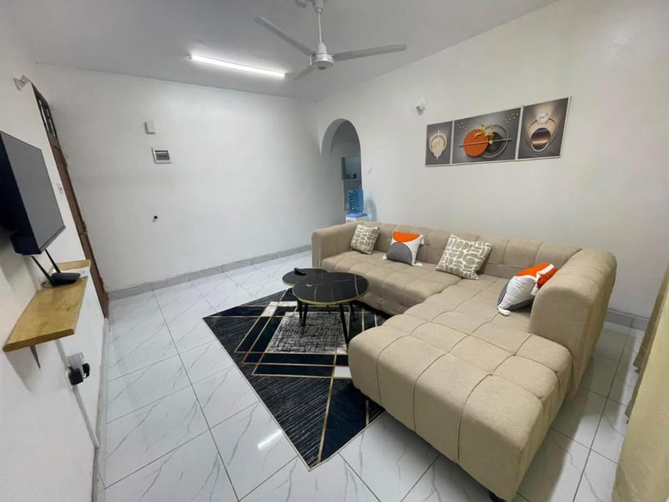 Communal lounge/ TV room, TV and multimedia, Living room, Seating area