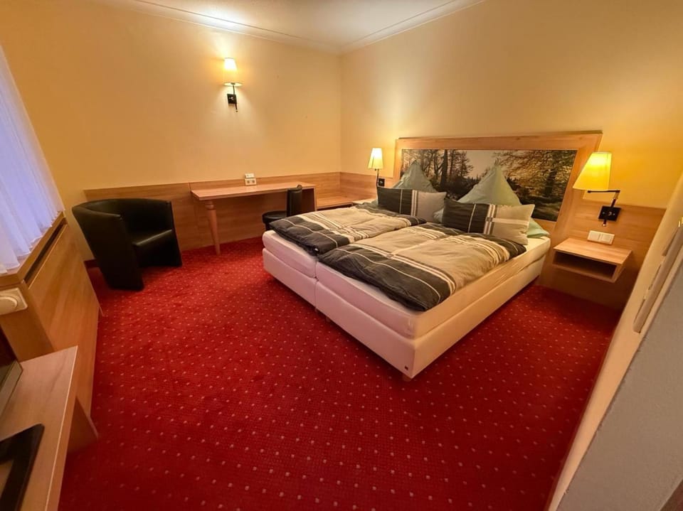 Bed, Photo of the whole room, Bedroom