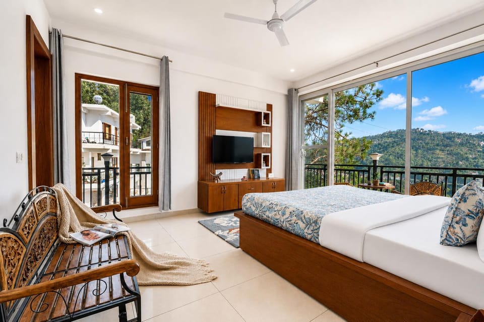 ELIVAAS Signature Mist & Manor Maple Pet-friendly 6-BHK Apartment with Shared Game Zone, Outdoor Seating Areas & 360 Panoramic Views Villa in Himachal Pradesh