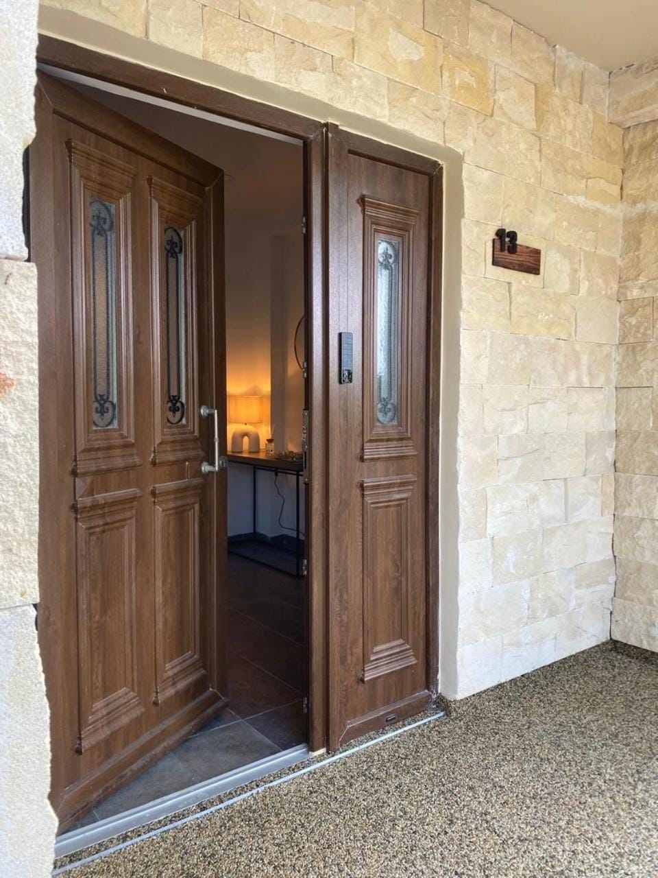 Facade/entrance
