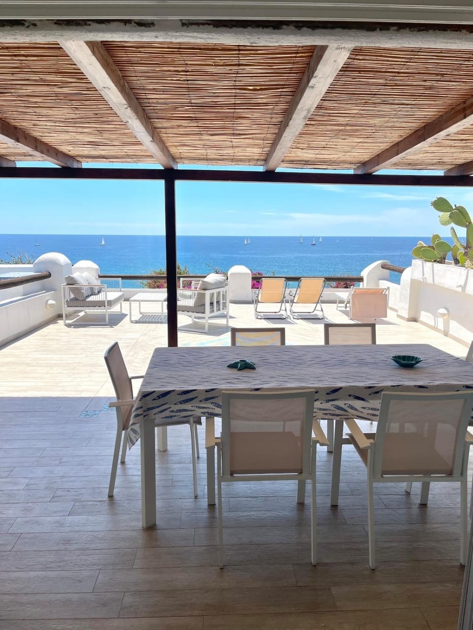 SEA VIEW APARTMENT OCEAN Elowen House in Forio
