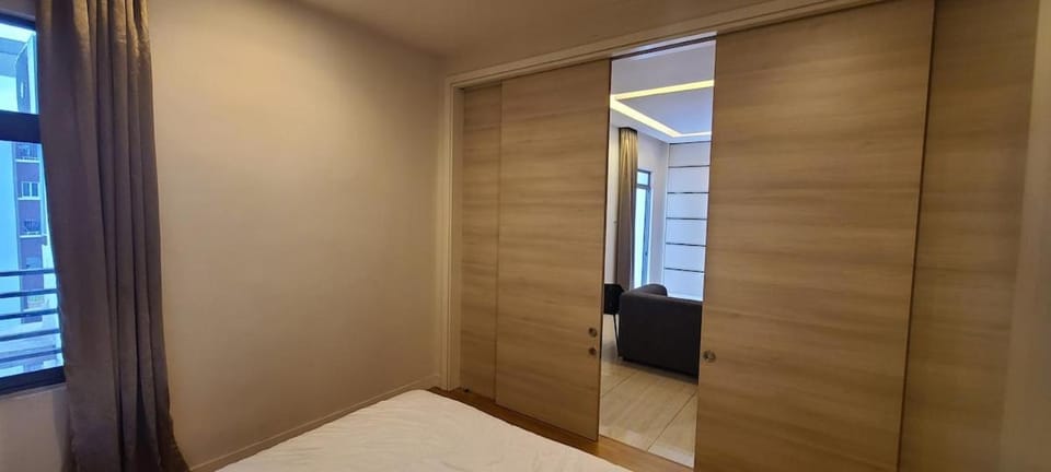 Bedroom, towels, wardrobe