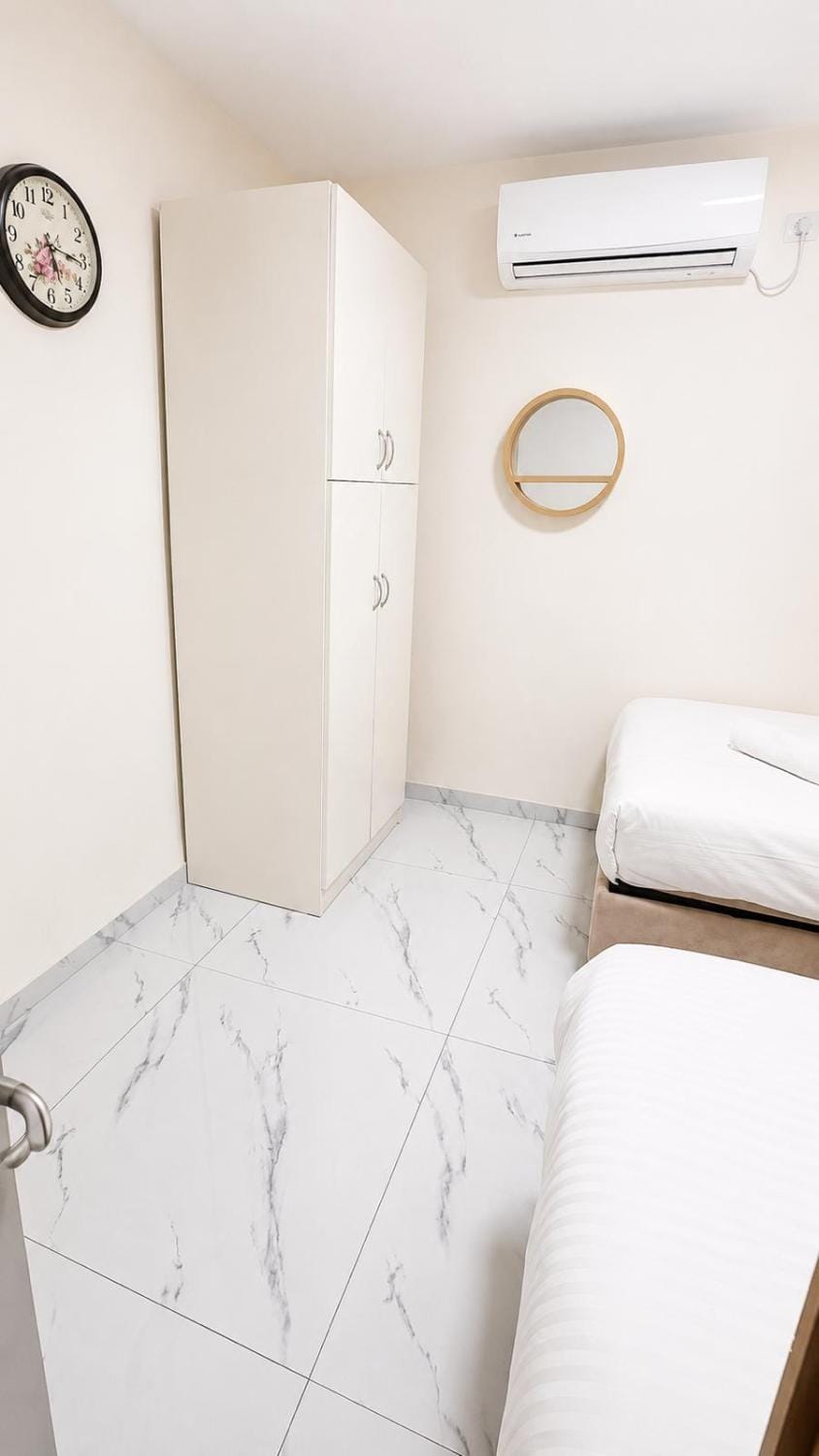 דירת נופש יוקרתית ליד הטיילת והכנרת Apartment in Tiberias