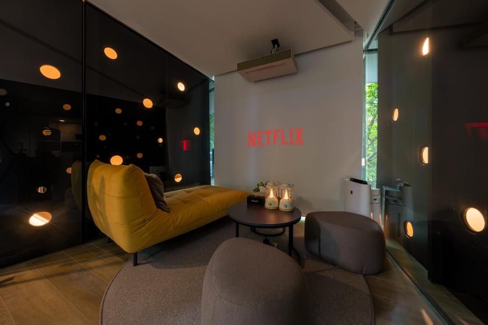 TV and multimedia, Living room, Seating area