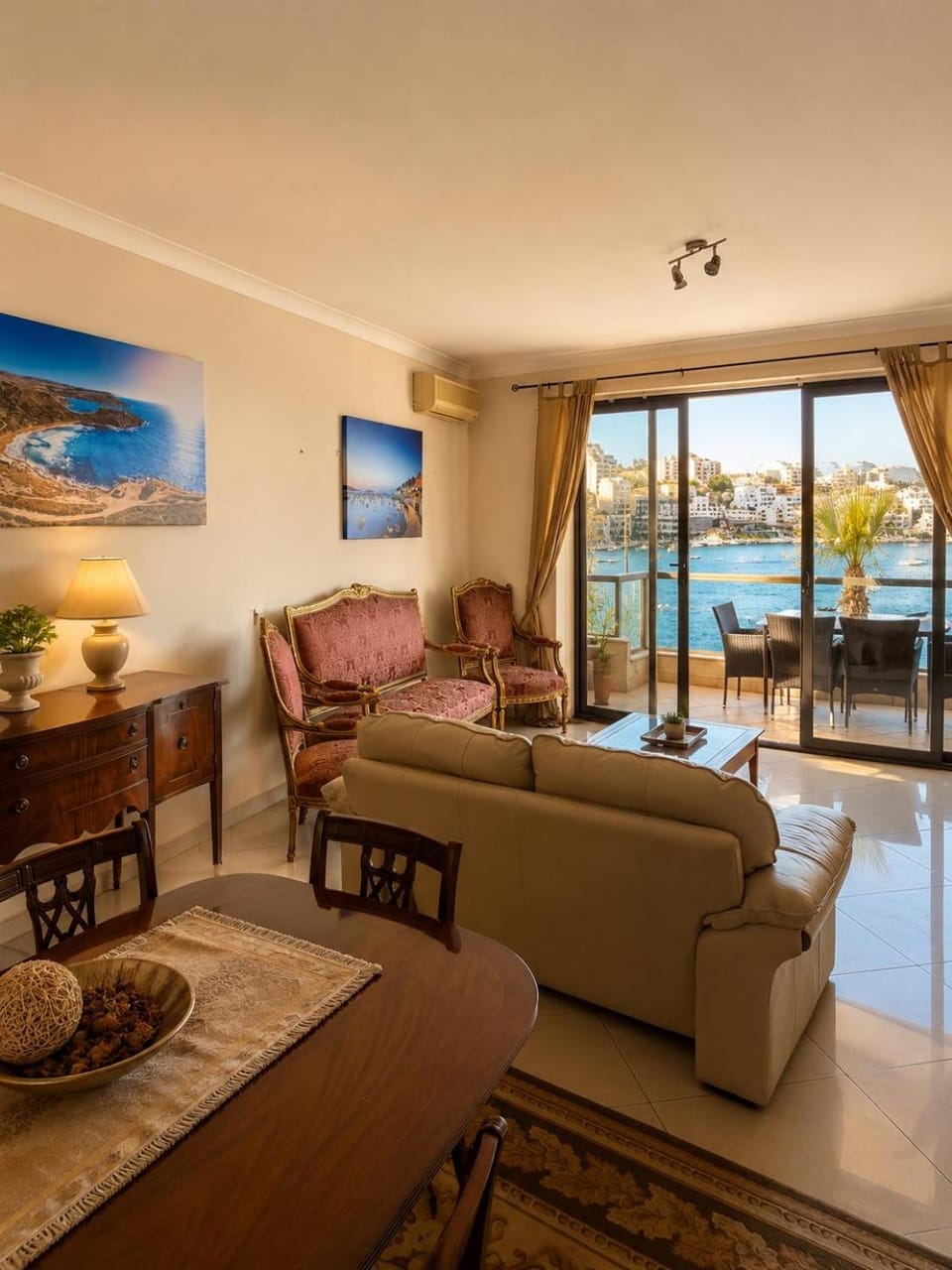 Seafront Apartment San Pauls bay Apartment in Saint Paul's Bay