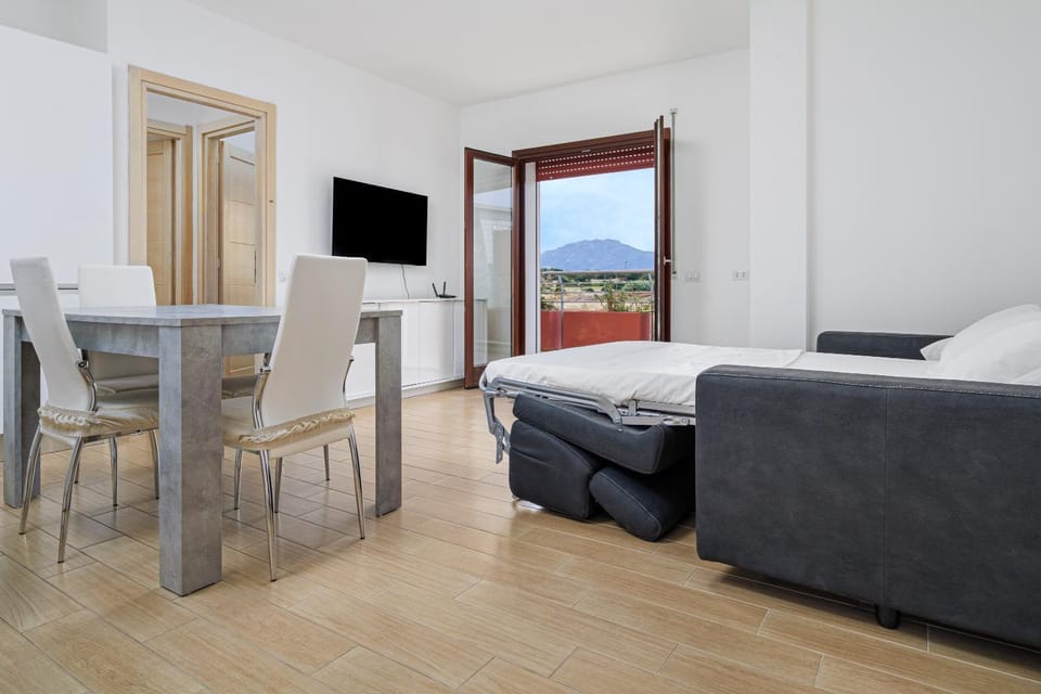 Tilly Emerald Stay Apartment in Olbia