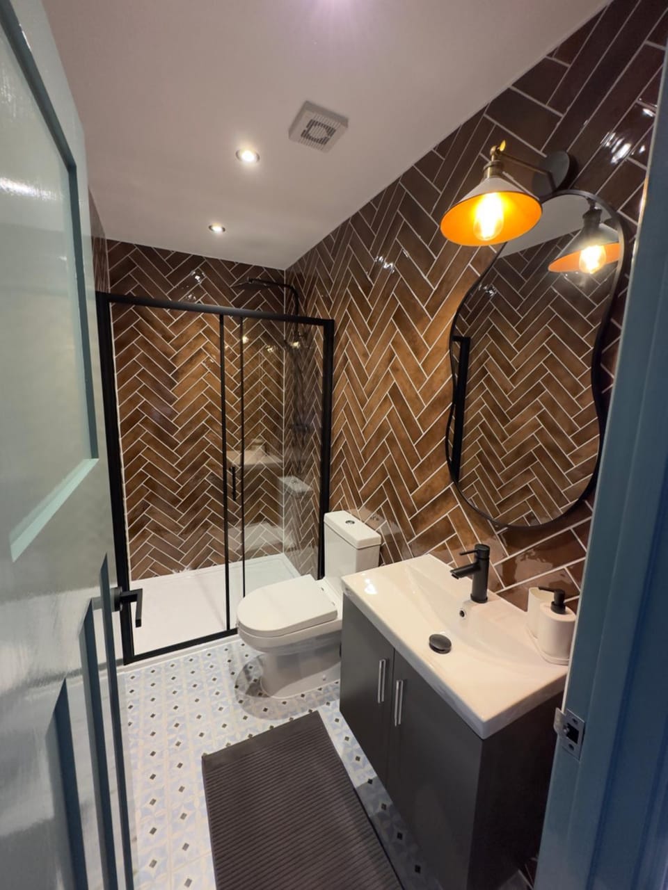 The Palmers Green Guest House Bed and Breakfast in London