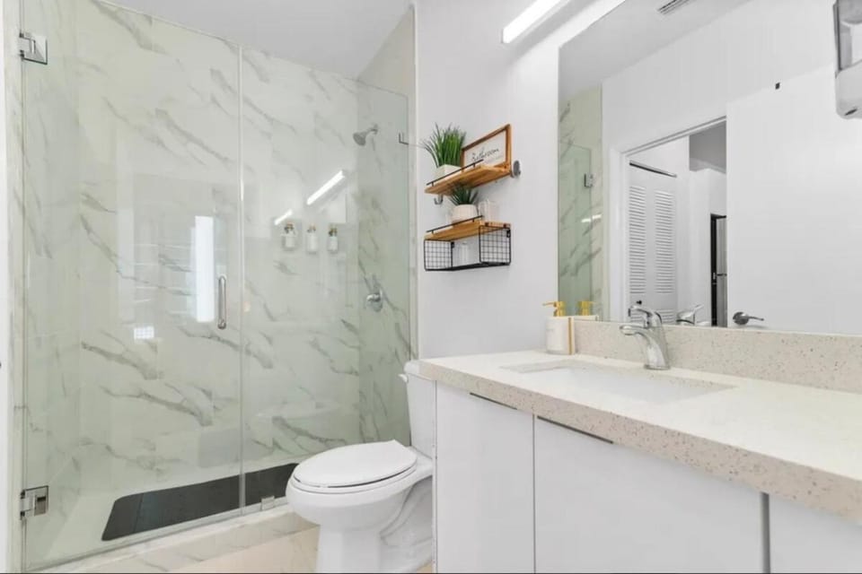 Heart of Wynwood - Rooftop Pool - Balcony - New 1B Apartment in Miami