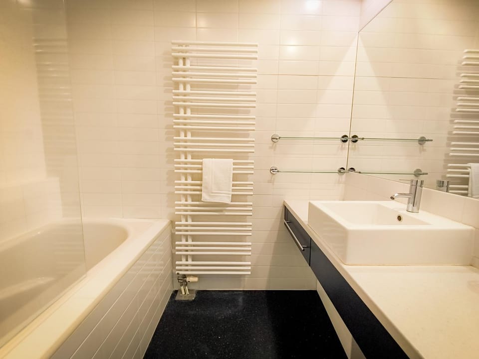 Bathroom, Bath
