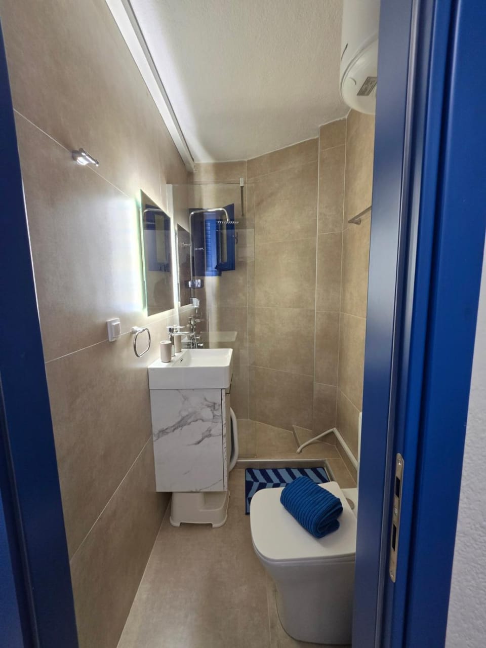 Shower, Toilet, Bathroom