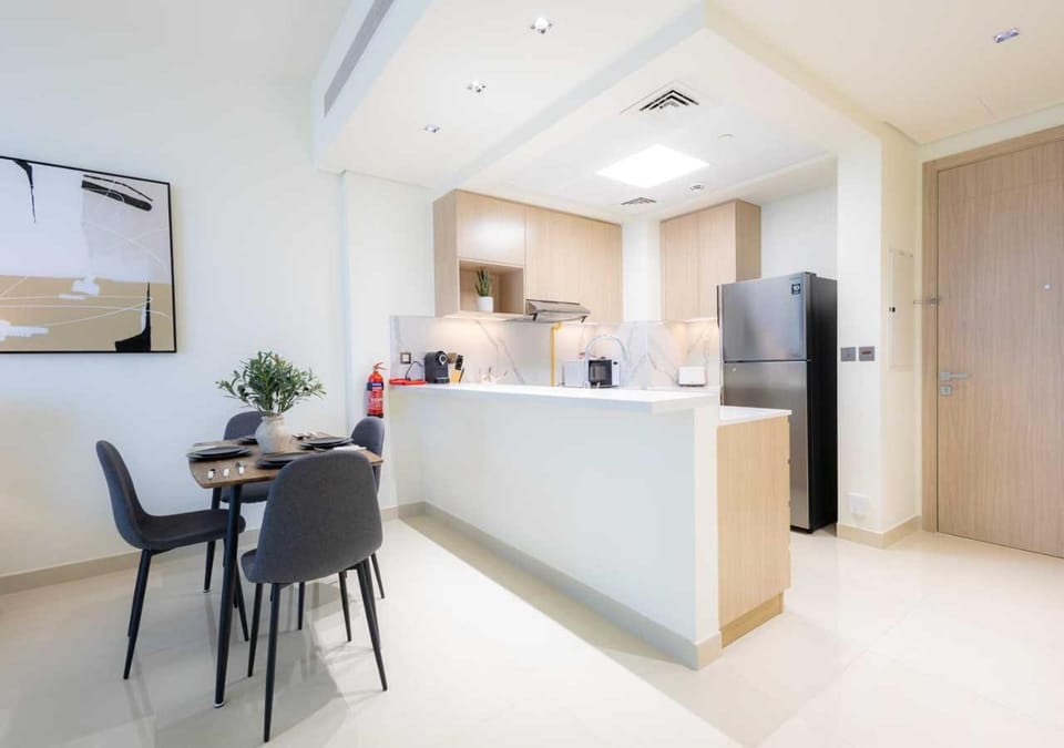 Dining area, kitchen