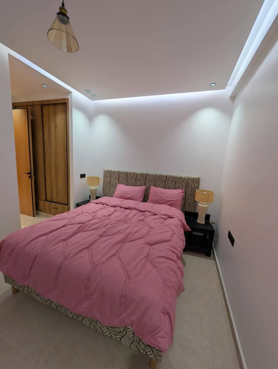 Bed, Photo of the whole room, Bedroom, wardrobe