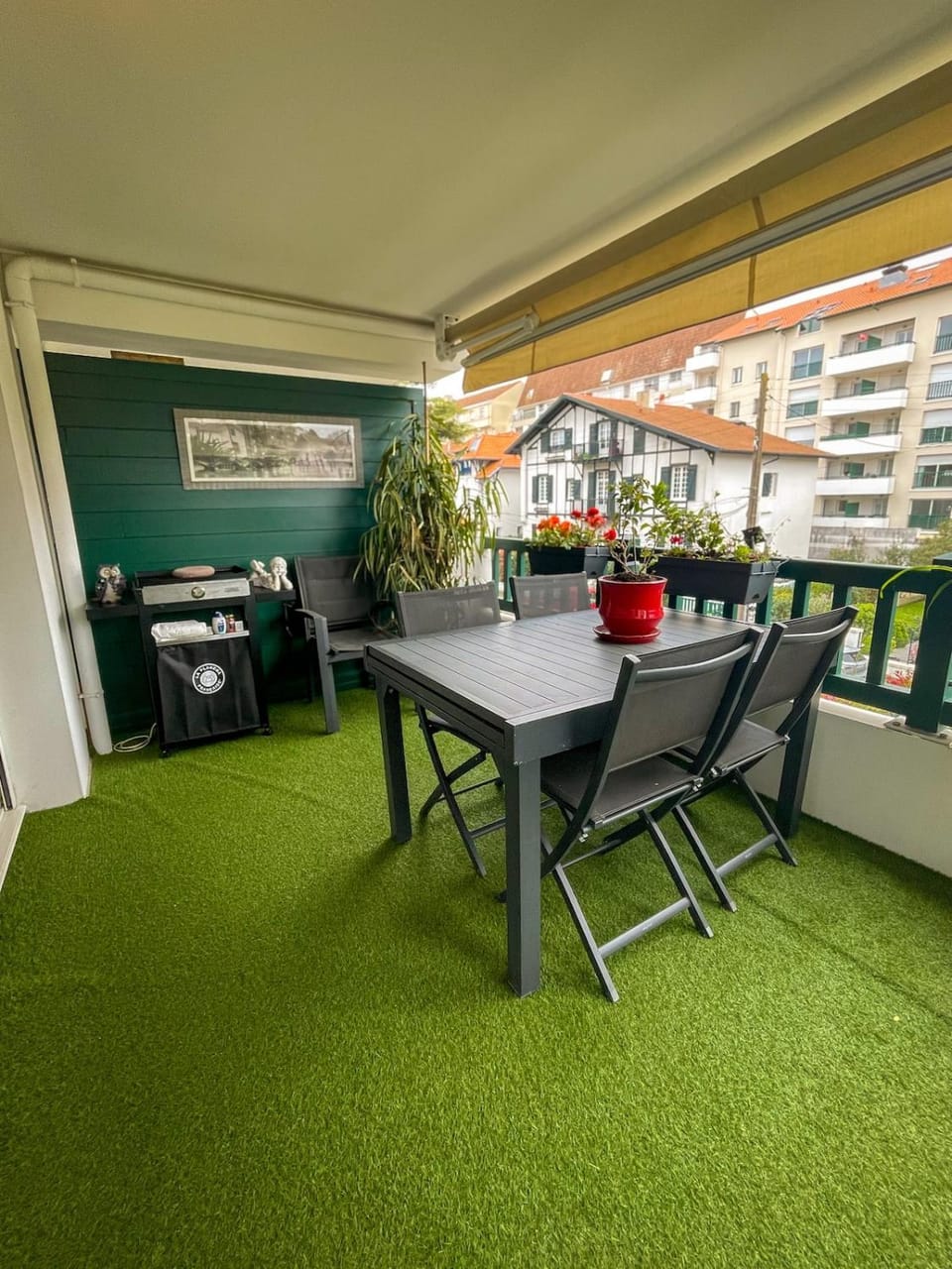 Bayonne bright, apartment, downtown, balcony Apartment in Bayonne