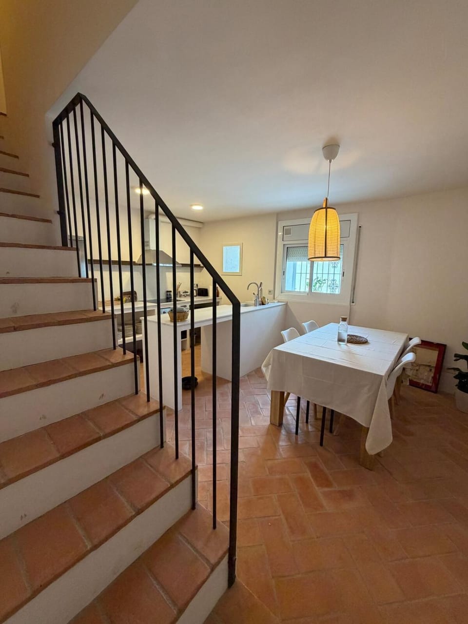 Dining area, kitchen