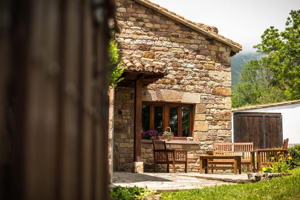 Facade/entrance, BBQ facilities, Garden, Balcony/Terrace