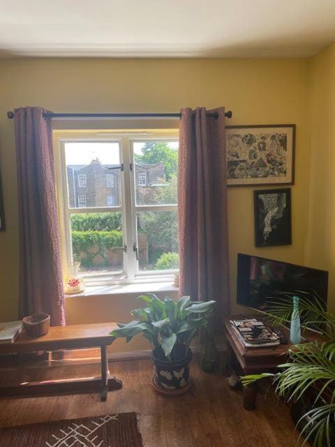 One bedroom flat in leafy De Beauvoir, N1 Apartment in London Borough of Islington