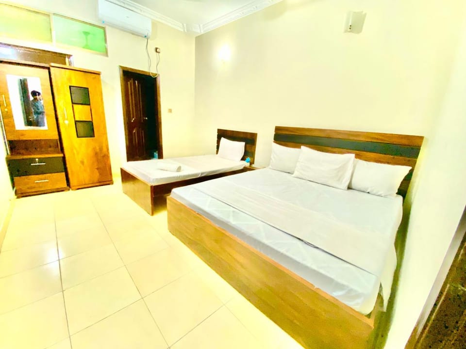 Inter City Guest House Bed and Breakfast in Karachi