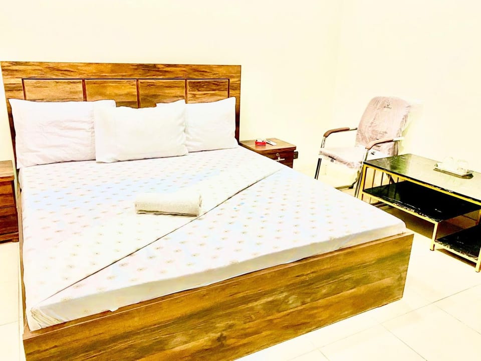 Inter City Guest House Bed and Breakfast in Karachi