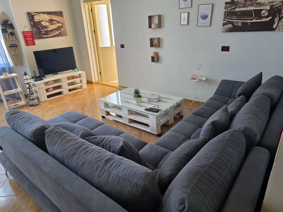 Communal lounge/ TV room, TV and multimedia, Evening entertainment