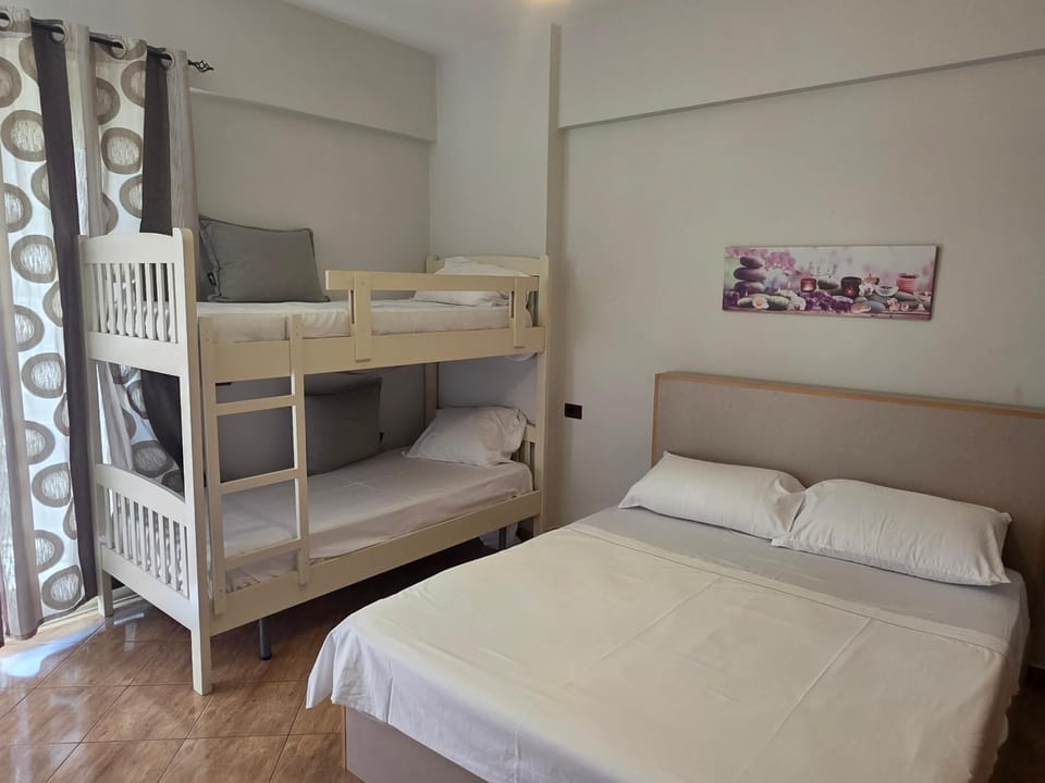 Bed, Photo of the whole room, Bedroom, bunk bed, towels