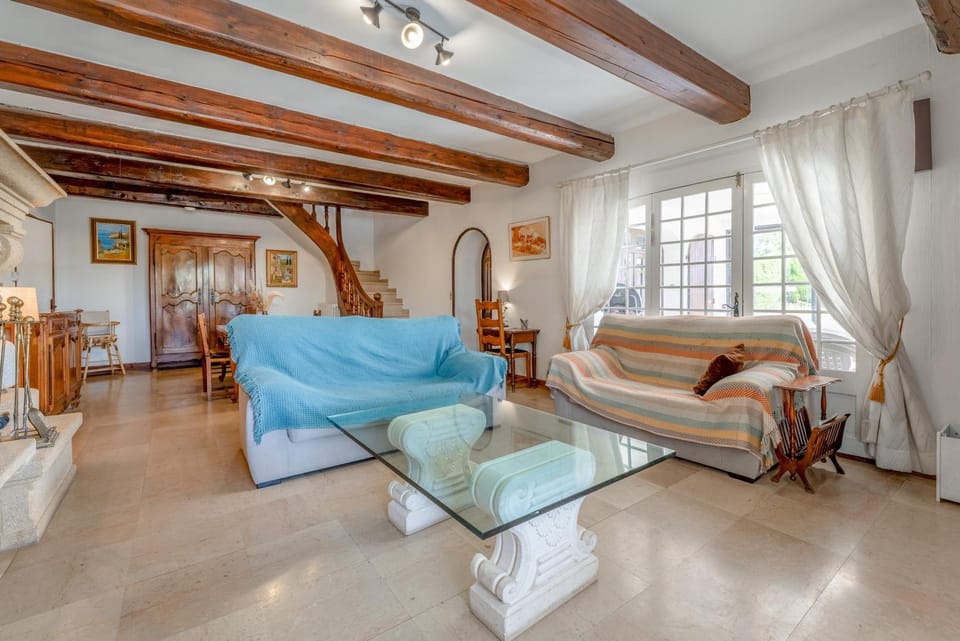 La Coustonne . Piscine & animaux House in Valréas