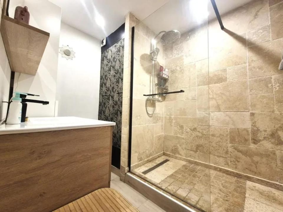 Appartement T2 Climatisation et piscine Apartment in Sainte-Maxime