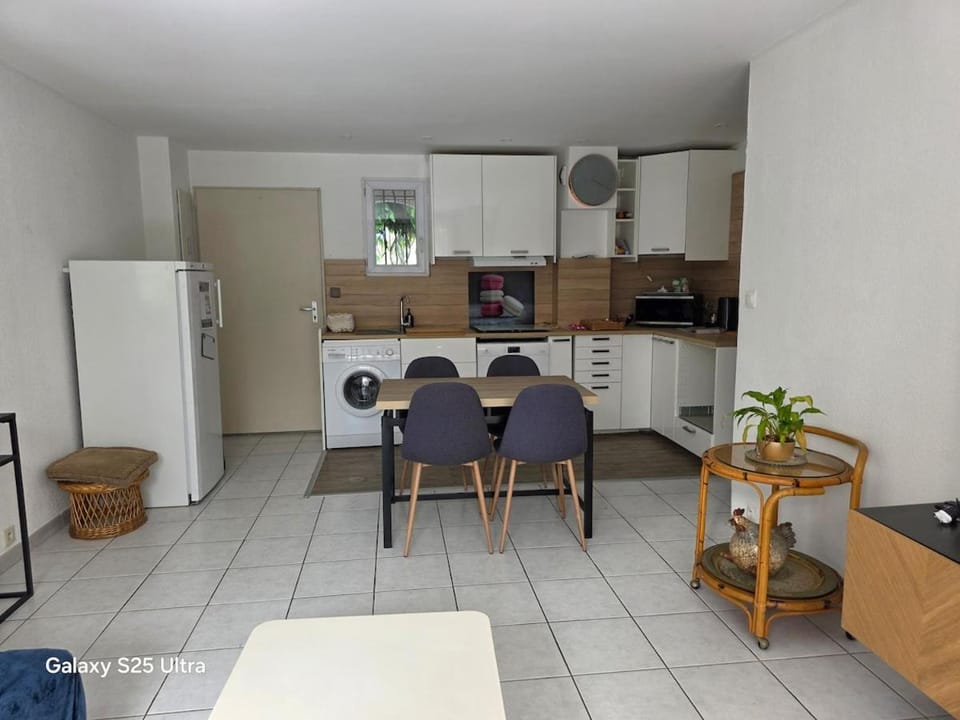 Appartement T2 Climatisation et piscine Apartment in Sainte-Maxime