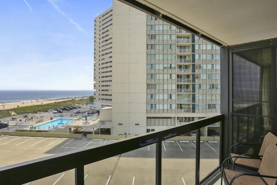 Oceanfront condo with ocean view pools tennis sauna & central AC House in Ocean City