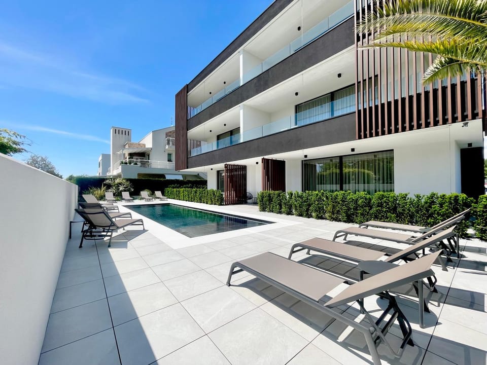 Property building, Swimming pool