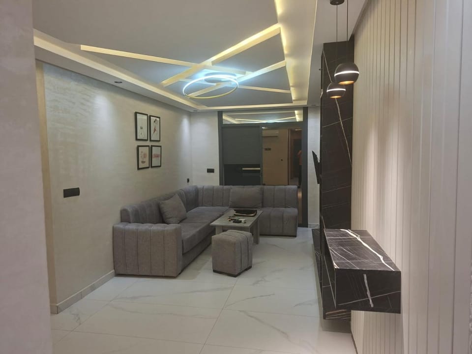 Property building, Restaurant/places to eat, Swimming pool, Breakfast