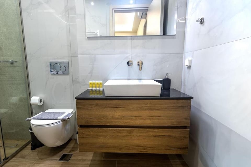 Bathroom, towels