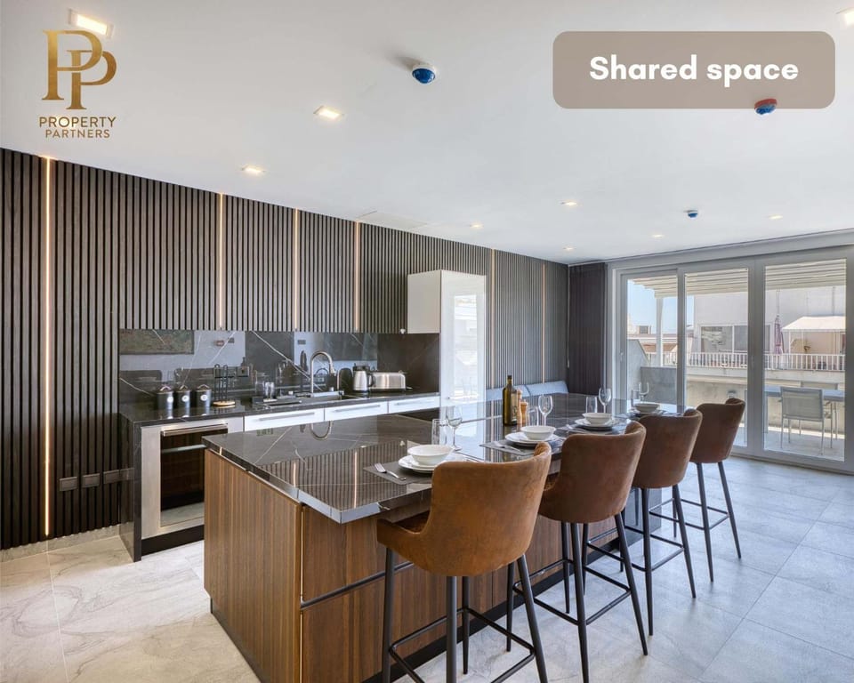 Urban 19 Residences The Executive Suite Inn in Malta