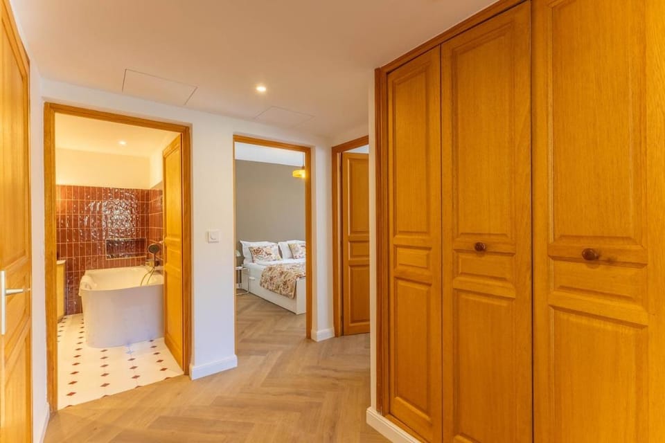 Appartement centre ville parking privée vue mer, proche plage Apartment in L'Île-Rousse