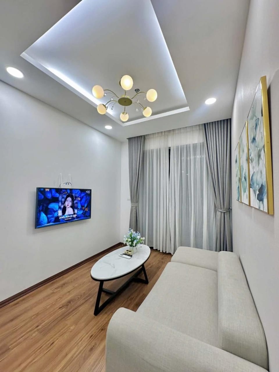 Bed, TV and multimedia, Living room, Photo of the whole room, Seating area, Bedroom