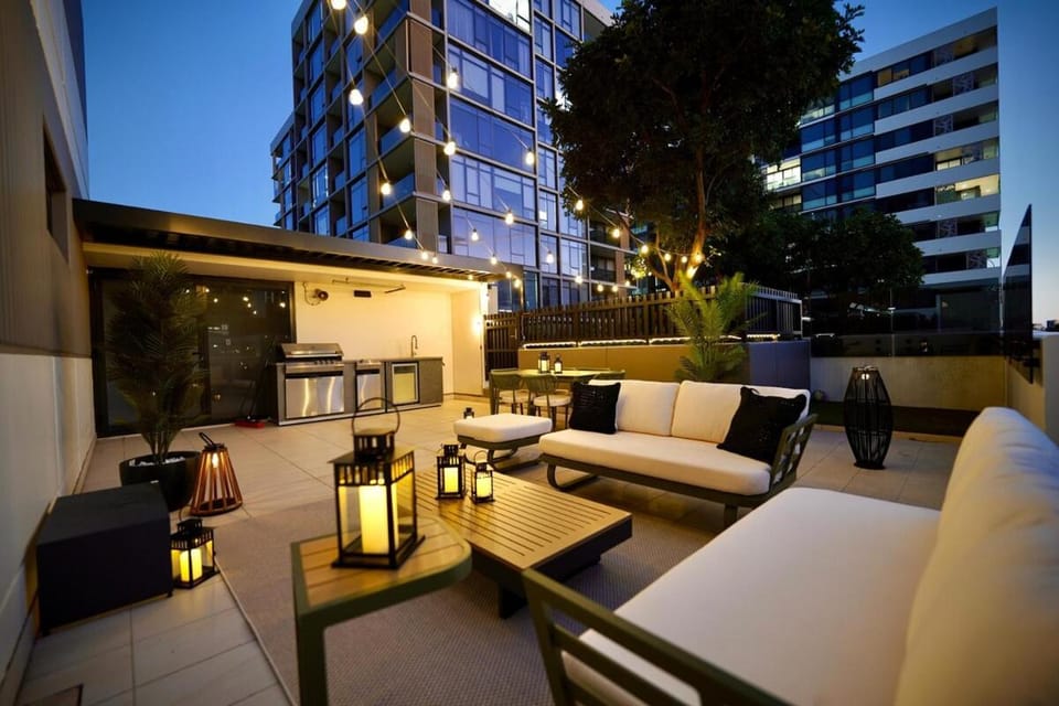 Luxury rooftop apartment at Sydney Olympic park with Pool, Spa, Sauna, and Gym Apartment in Lidcombe