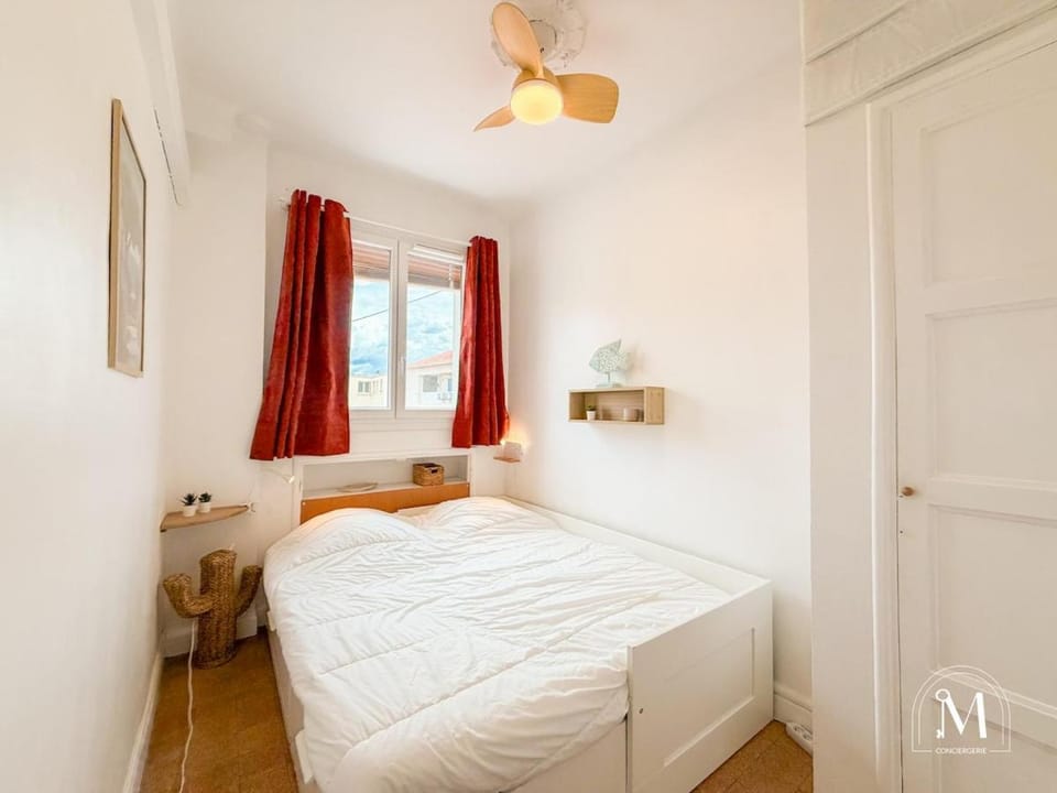 T2 lumineux sur le port de Sanary Apartment in Sanary-sur-Mer