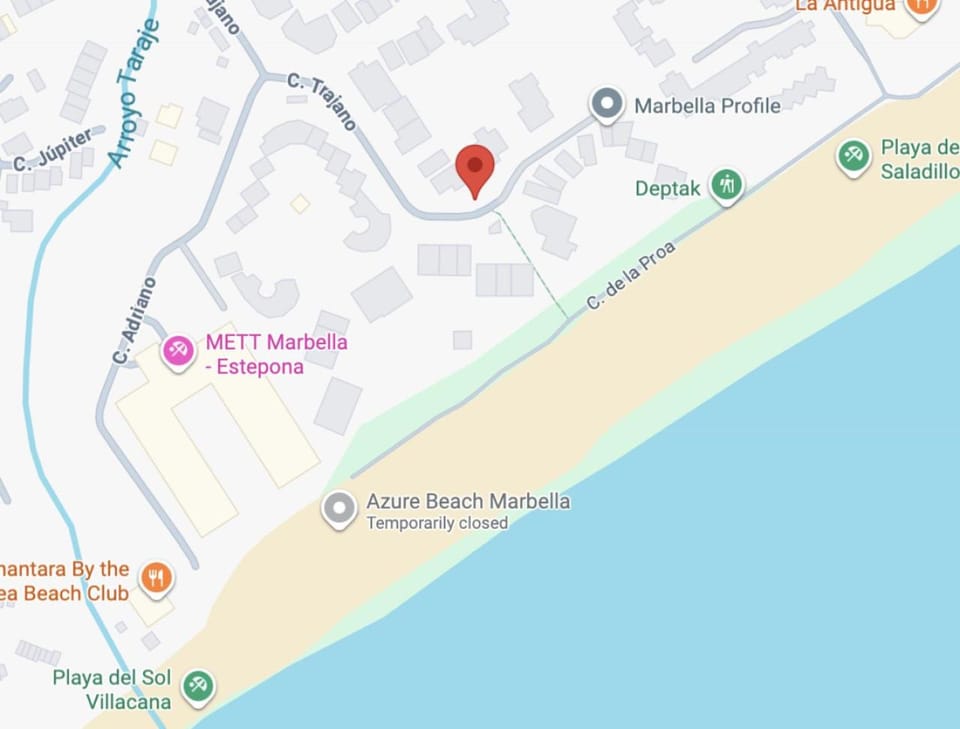Elegant apartment with spectacular garden and pool in Estepona Costalita Apartment in Costa del Sol