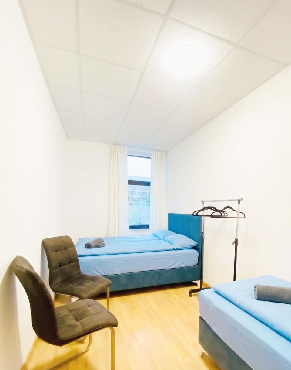 Bed, Seating area, Bedroom