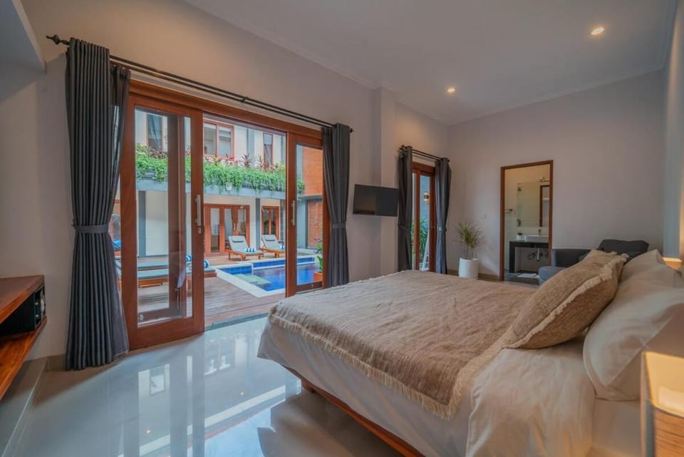 4BR villa near Double Six beach with pool Villa in Kuta