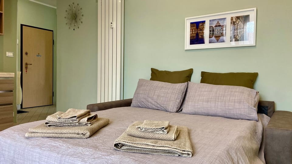 Living room, Bedroom