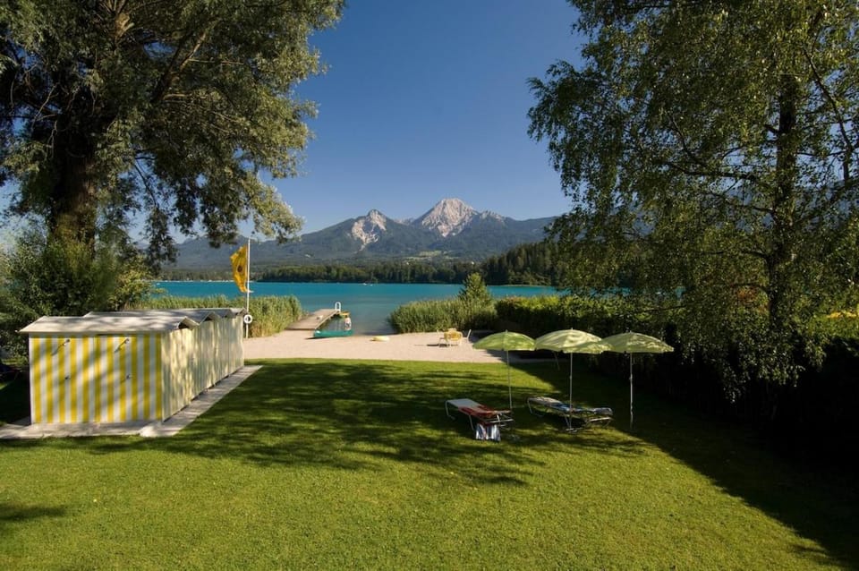 Lake view, sunbed