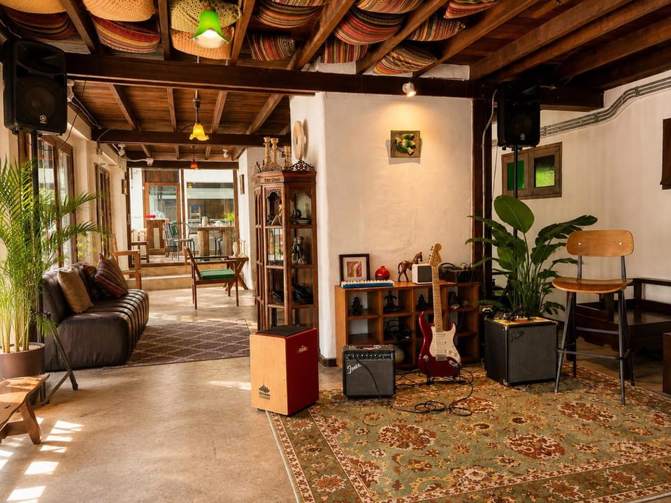 Living room, Seating area