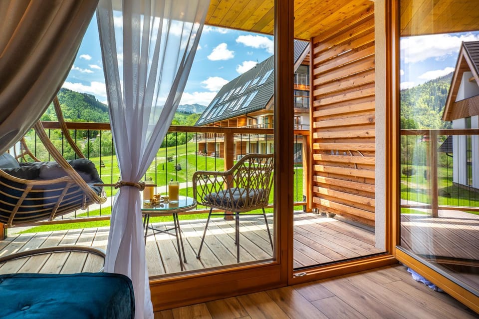 Balcony/Terrace, Mountain view