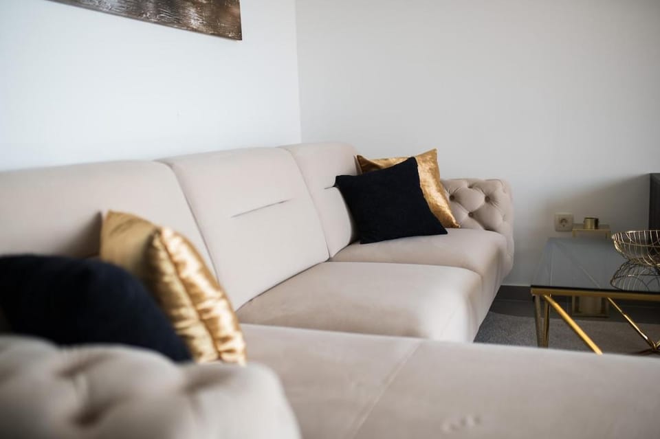 The Gold Apartment with terrace and garage Apartment in Makarska