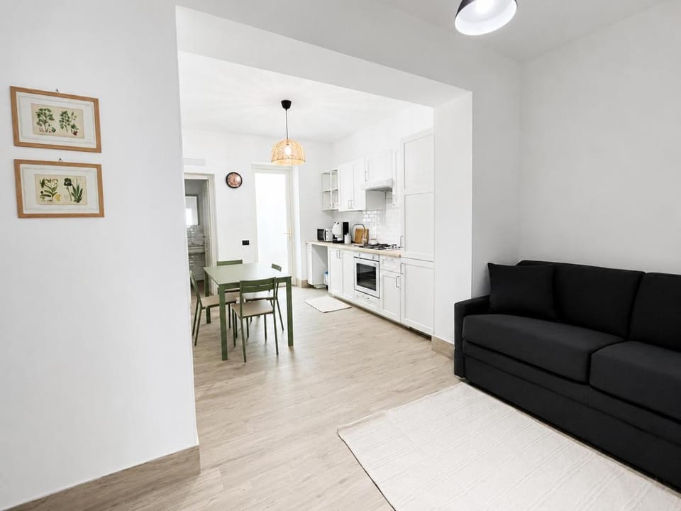 Coffee/tea facilities, Living room, Seating area
