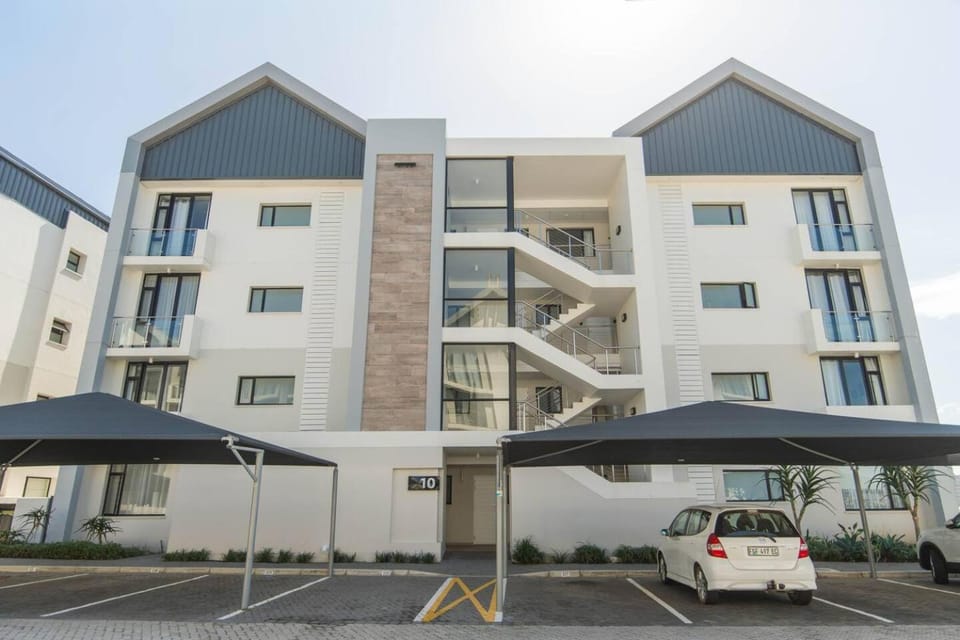 Bella Azure Apartment in Port Elizabeth