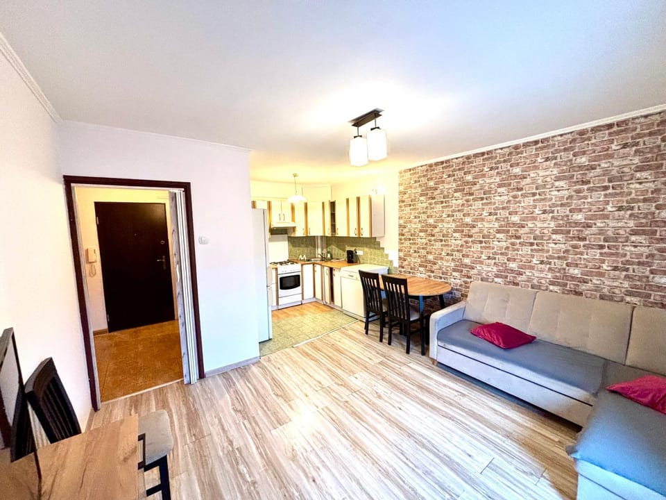 TV and multimedia, Kitchen or kitchenette, Living room, Seating area, Dining area