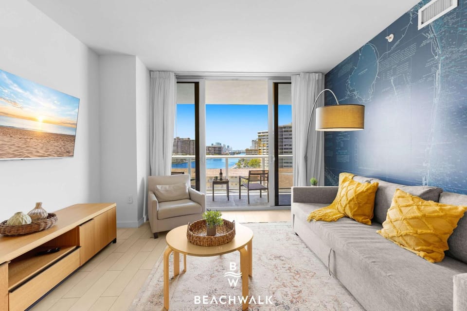 Panoramic Retreat 2BR - Resort Apartment in Hallandale Beach