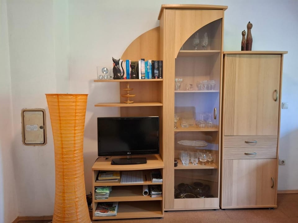TV and multimedia, Decorative detail